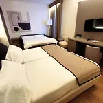 Vittoria Parc فندق باري