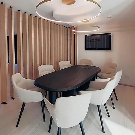 Vittoria Parc 4* בארי