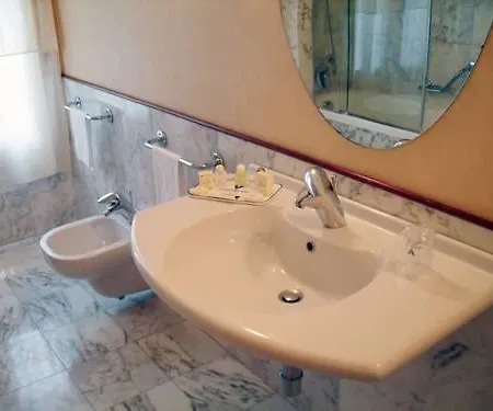 Vittoria Parc מלון 4*