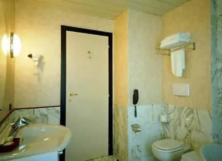Vittoria Parc 4* בארי